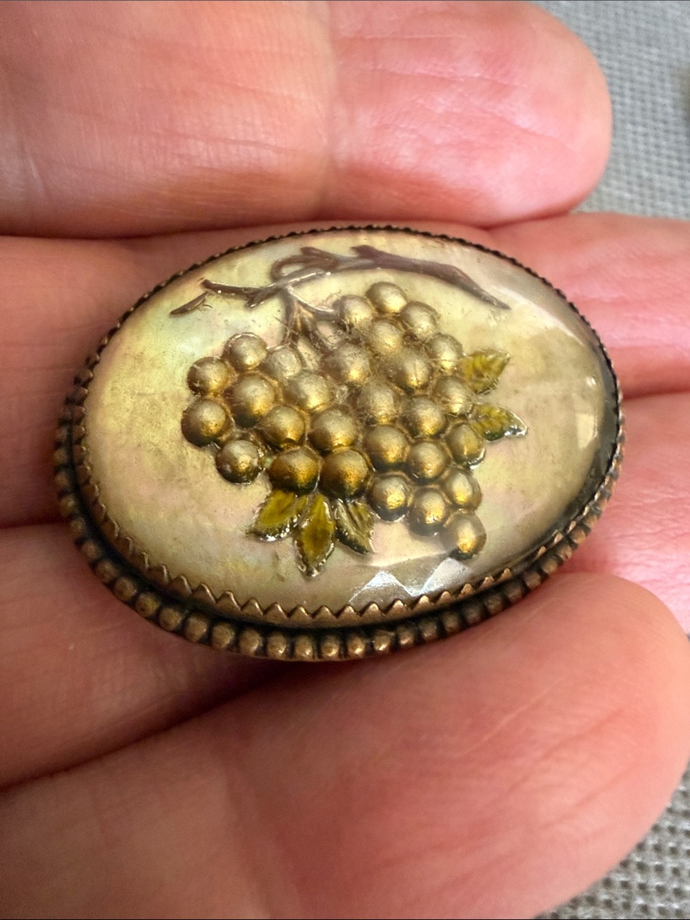 Vintage-Style Gold Grape Cluster Brooch - Unbranded